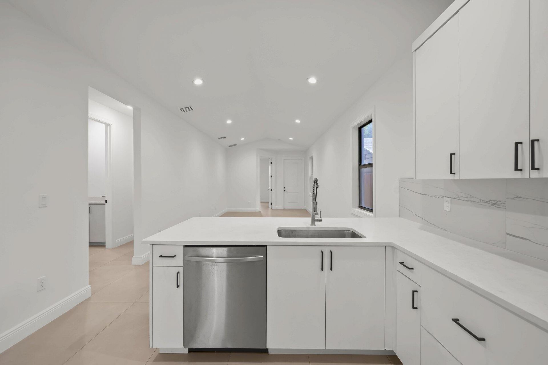 633 55th Street, West Palm Beach, FL 33407 Photo