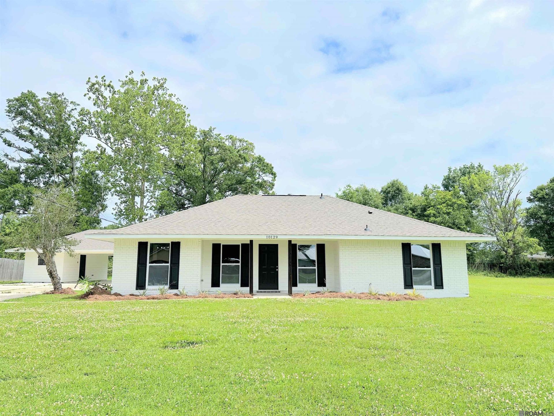 10126 Lake Park Ave, Gonzales, LA 70737 Main Photo