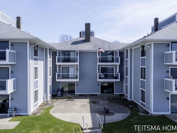 400 Lakeview Court, Unit 25D, Spring Lake, MI 49456