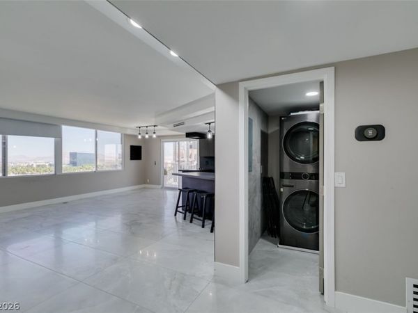 205 E Harmon Avenue , Unit 1012, Las Vegas, NV 89169