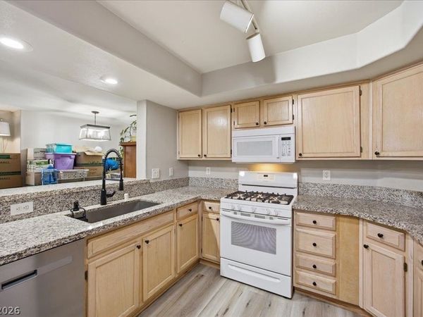 7950 W Flamingo Road , Unit 1017, Las Vegas, NV 89147