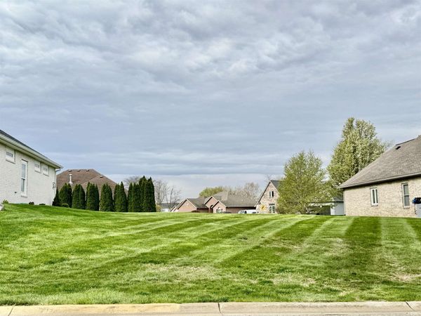 1813 Hunter's Cove Circle, Kokomo, IN 46902