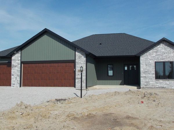 5070 CHICKADEE Drive, Woodburn, IN 46797