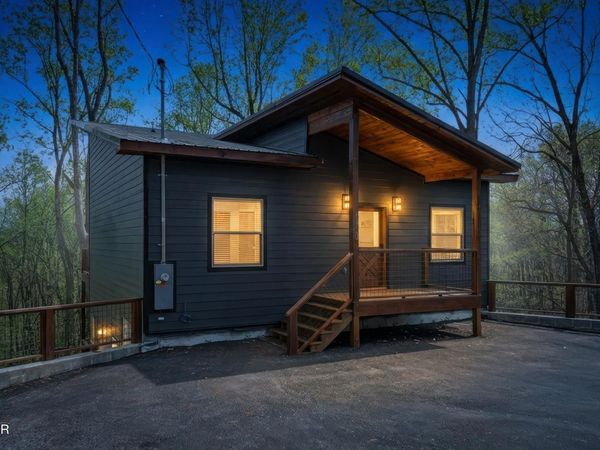 640 Carter Plaza, Gatlinburg, TN 37738