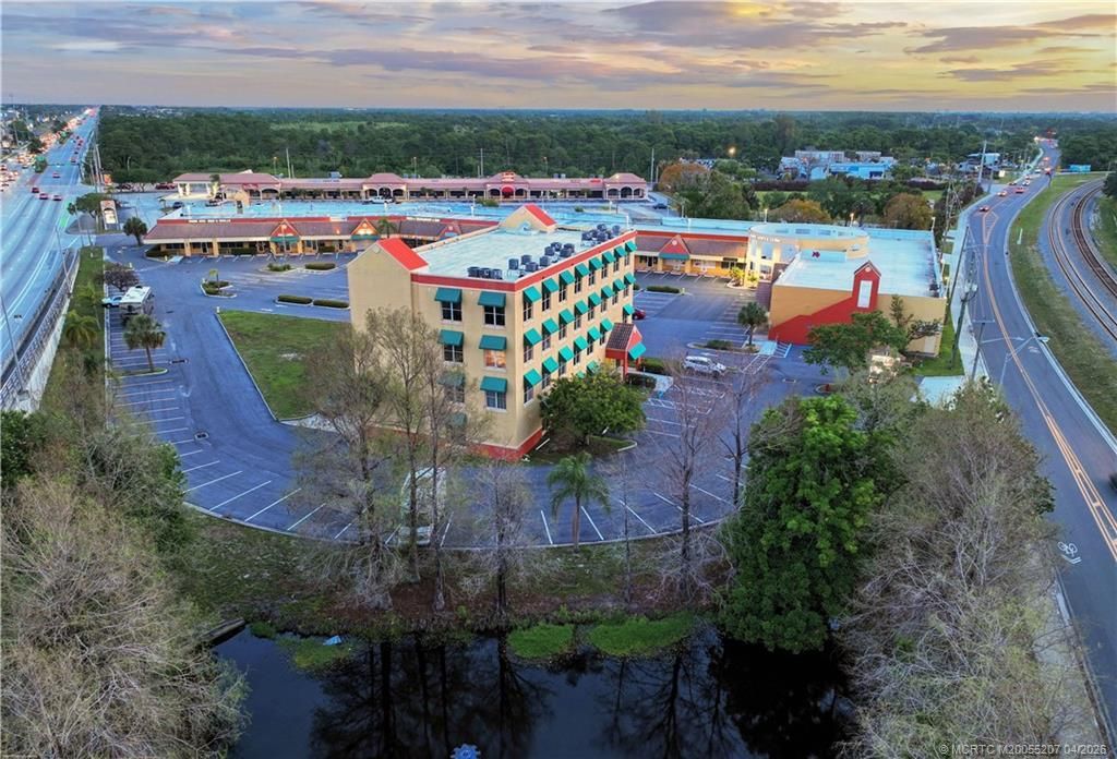 701 NW Federal Highway, Stuart, FL 34994 Photo