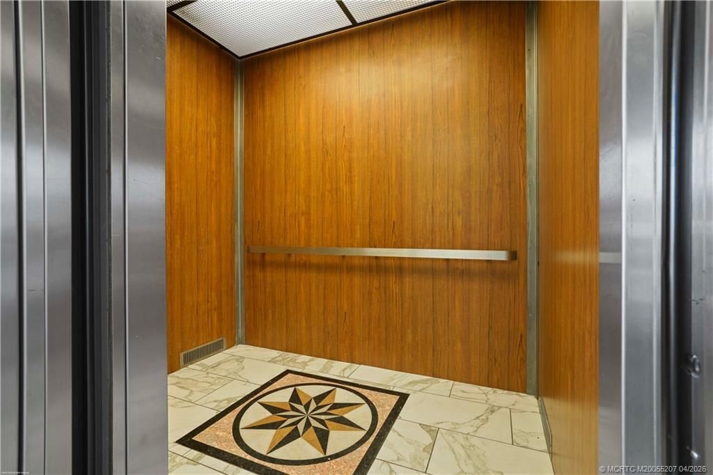 701 NW Federal Highway, Stuart, FL 34994 Photo