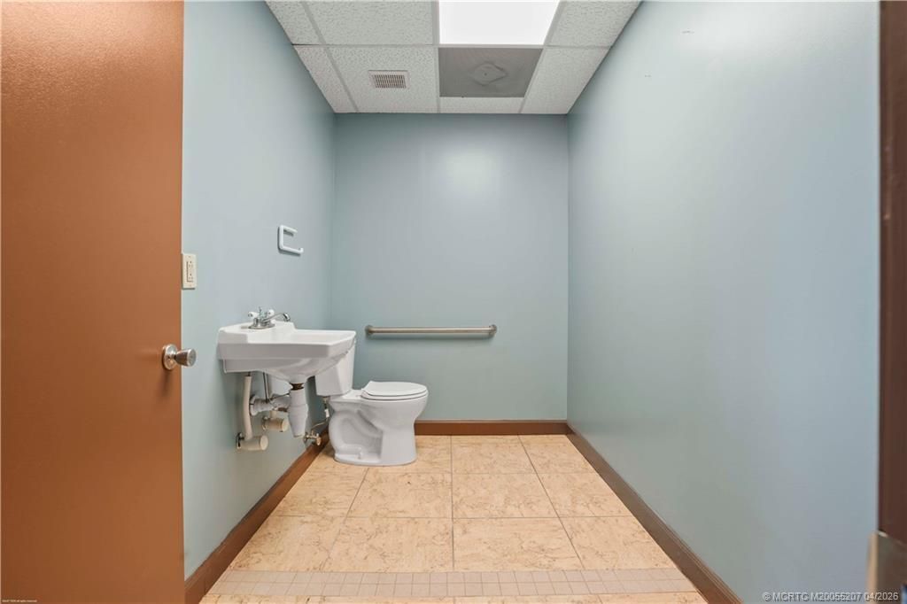 701 NW Federal Highway, Stuart, FL 34994 Photo