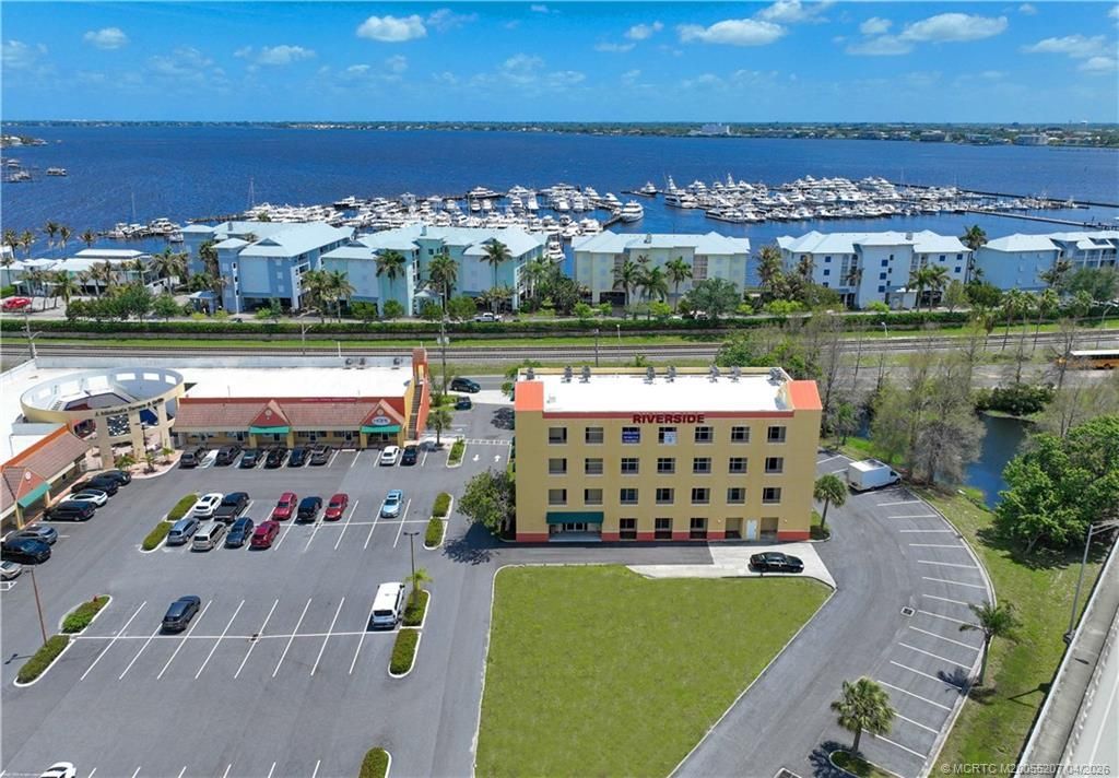 701 NW Federal Highway, Stuart, FL 34994 Photo