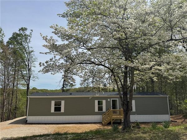 5787 Davis Road , Walkertown, NC 27051