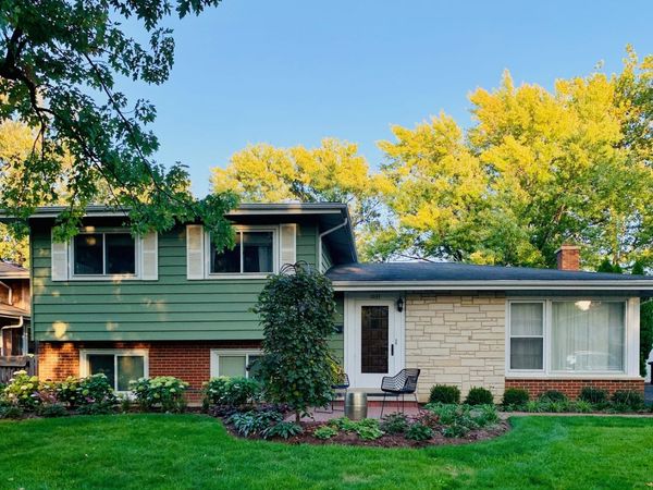 1033 Kenton Road , Deerfield, IL 60015