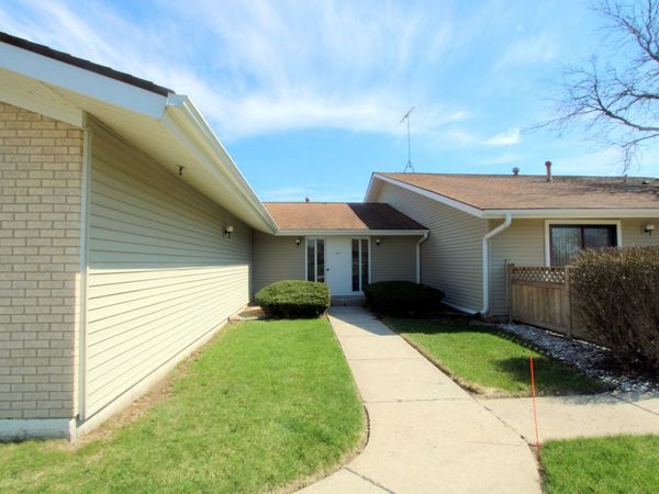 4913 W Oakwood Road , Unit D, McHenry, IL 60050