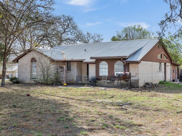 213 Indian Oak DR, Bastrop, TX 78602