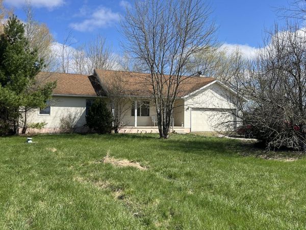 6580 Holcomb Road, Pemberville, OH 43450