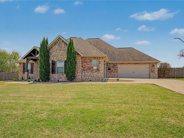 401 Eagle Ridge Drive, Farmington, AR 72730