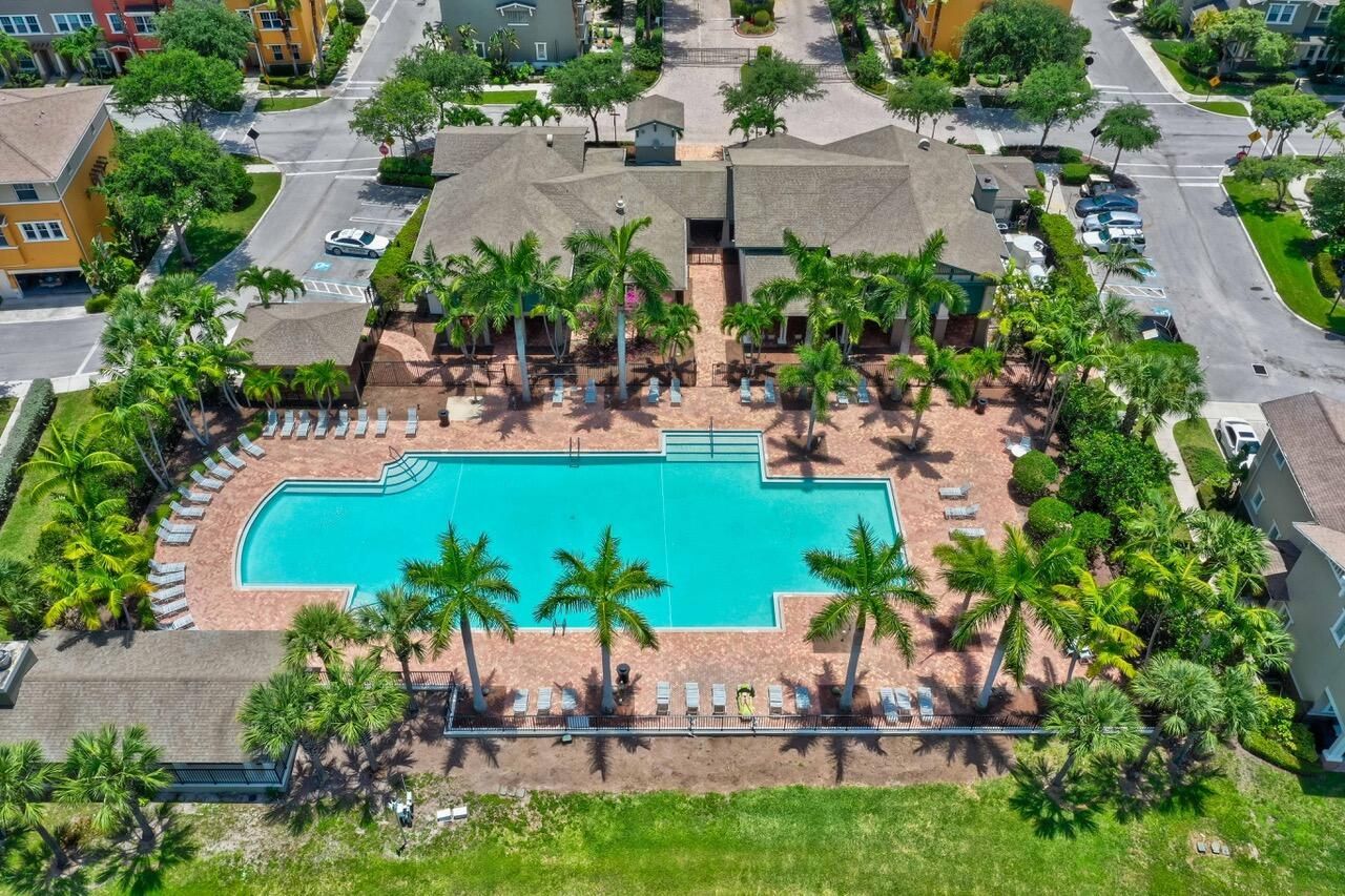 477 Pacific Grove Drive, Unit 2, West Palm Beach, FL 33401 Photo
