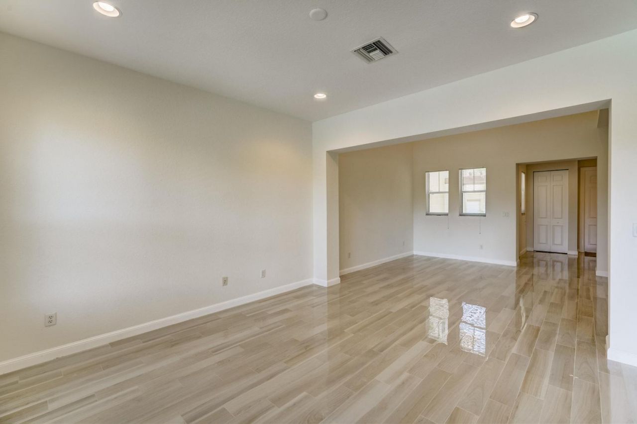 477 Pacific Grove Drive, Unit 2, West Palm Beach, FL 33401 Photo