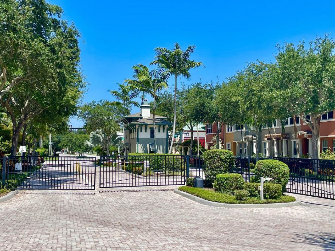 477 Pacific Grove Drive, Unit 2, West Palm Beach, FL 33401 Photo