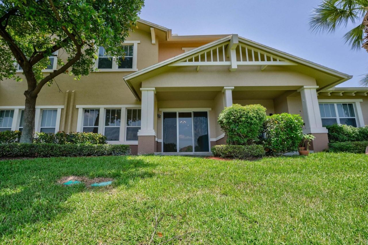 477 Pacific Grove Drive, Unit 2, West Palm Beach, FL 33401 Photo