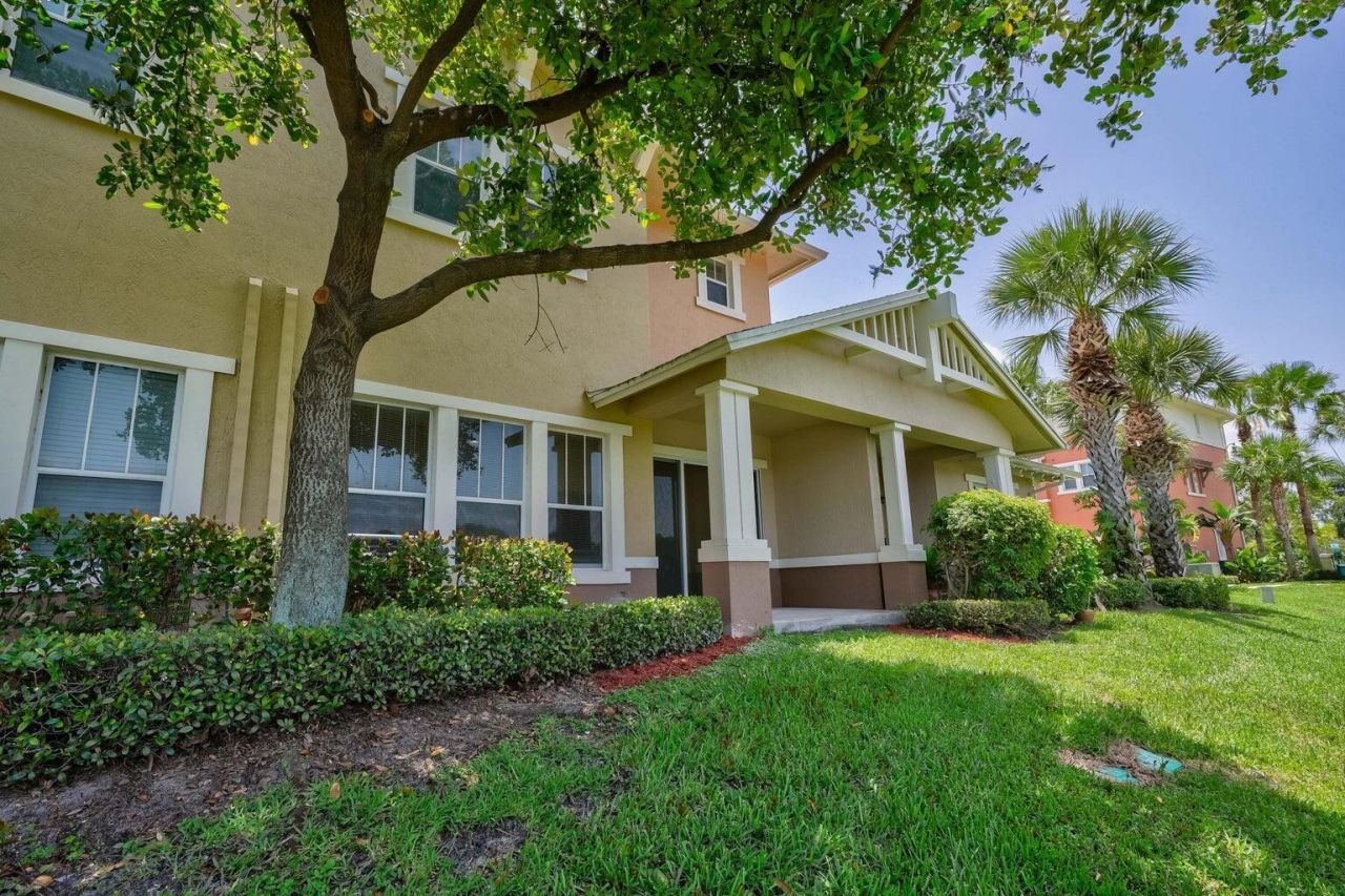 477 Pacific Grove Drive, Unit 2, West Palm Beach, FL 33401 Photo