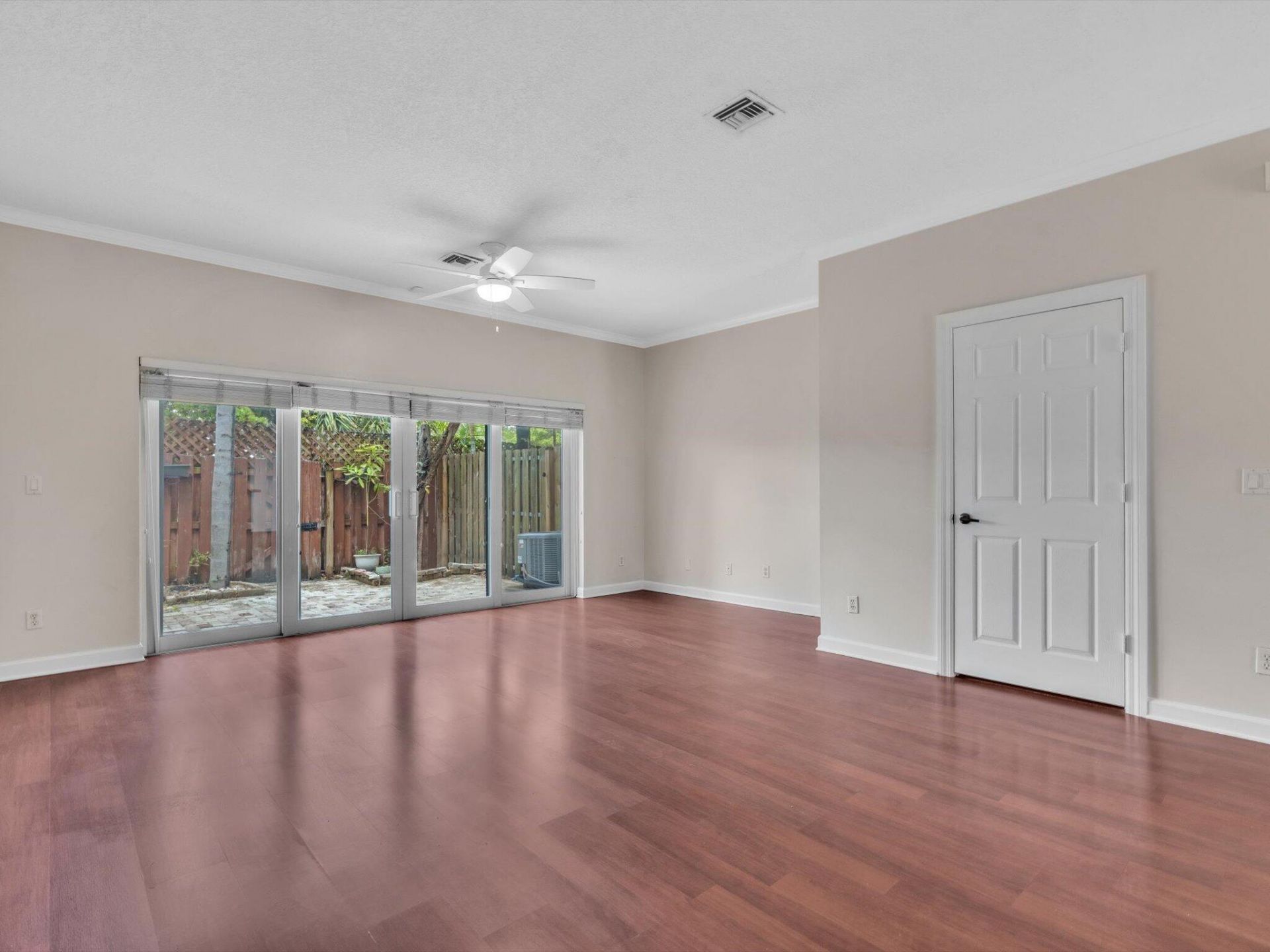 835 NE 19th Avenue, Unit 9, Fort Lauderdale, FL 33304 Photo