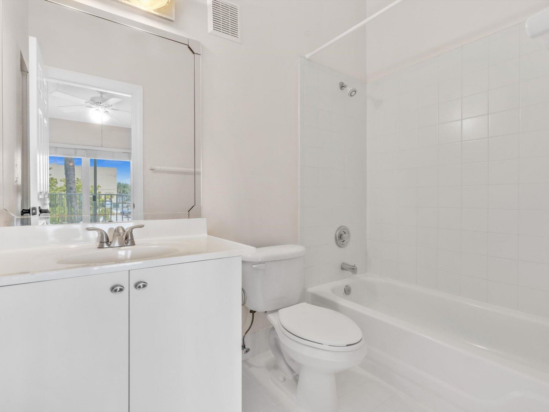 835 NE 19th Avenue, Unit 9, Fort Lauderdale, FL 33304 Photo