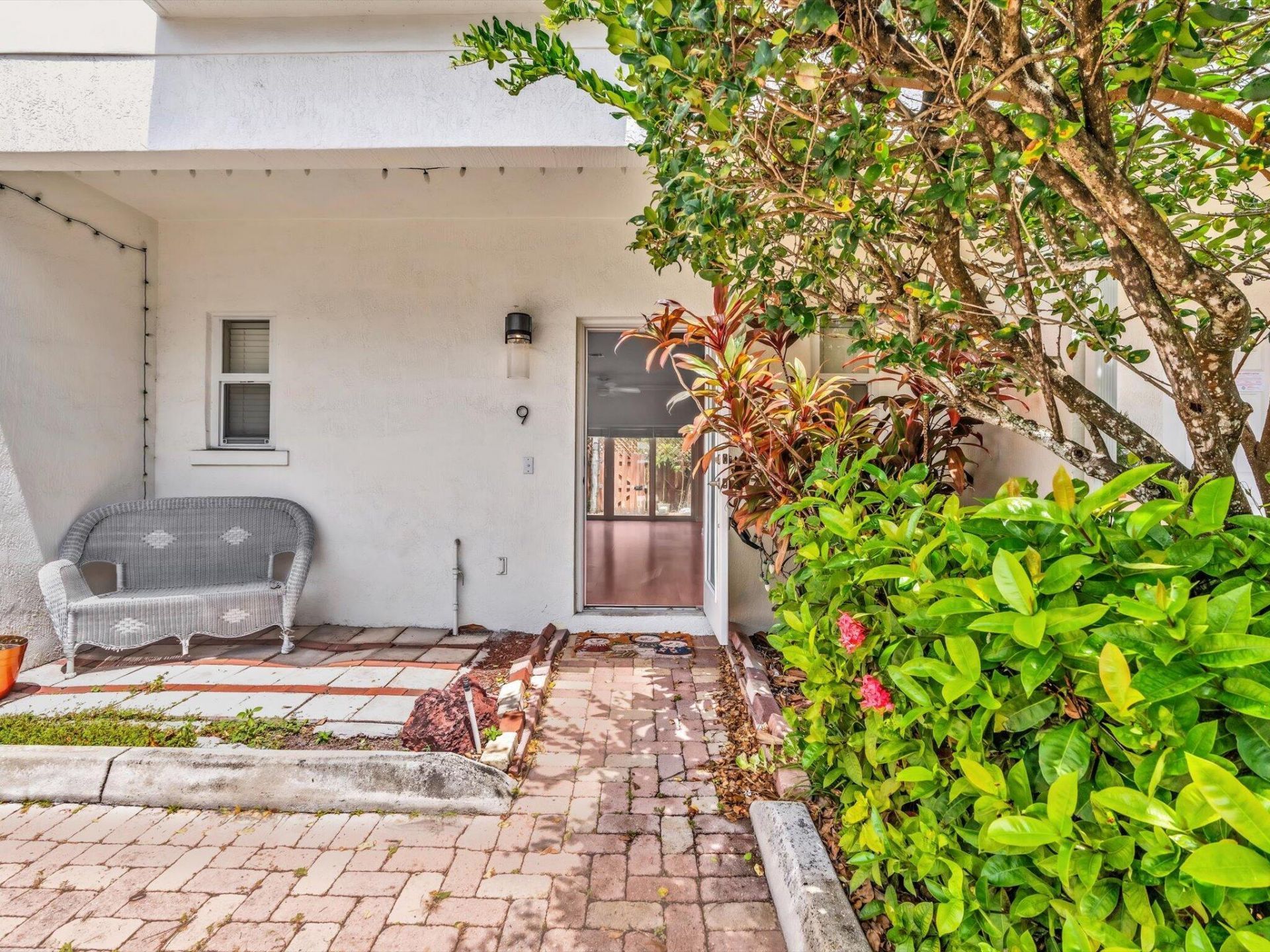 835 NE 19th Avenue, Unit 9, Fort Lauderdale, FL 33304 Photo