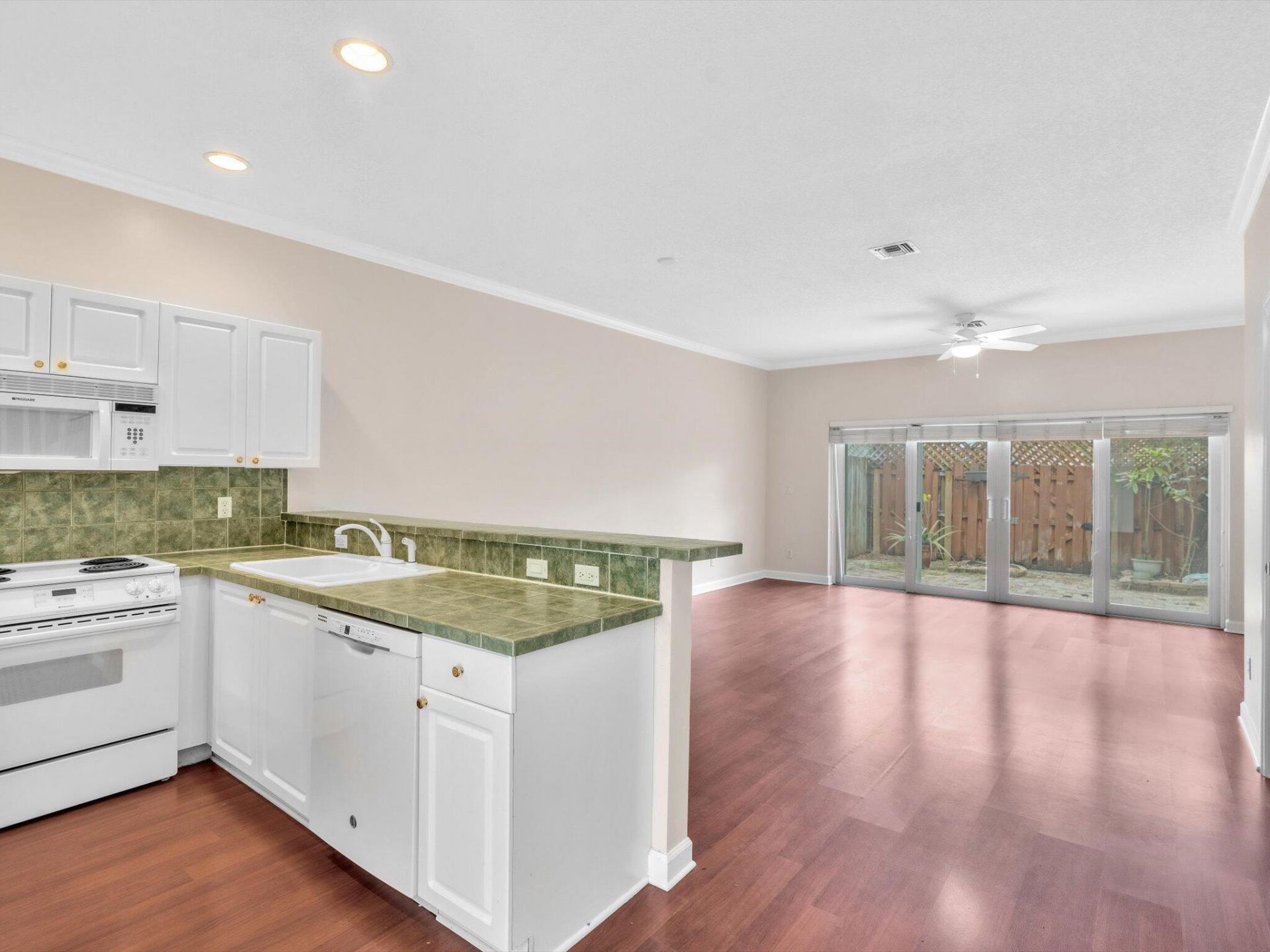 835 NE 19th Avenue, Unit 9, Fort Lauderdale, FL 33304 Photo