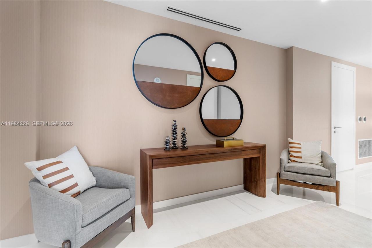300 Biscayne Boulevard Way, Unit 2601E, Miami, FL 33131 Photo