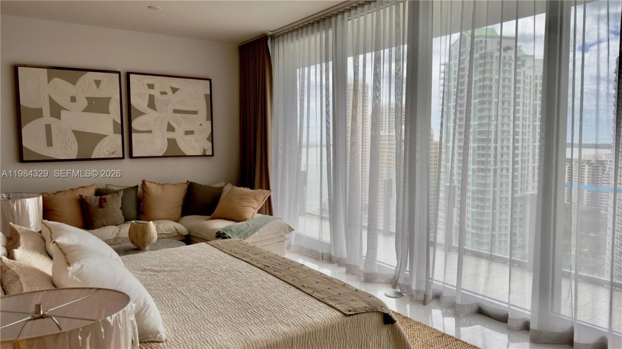 300 Biscayne Boulevard Way, Unit 2601E, Miami, FL 33131 Photo