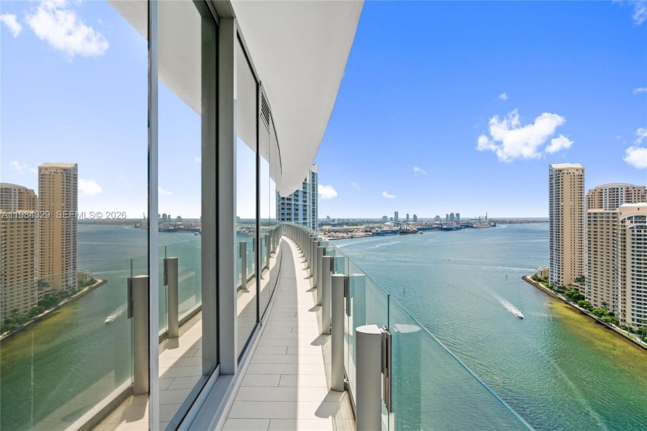 300 Biscayne Boulevard Way, Unit 2601E, Miami, FL 33131 Photo