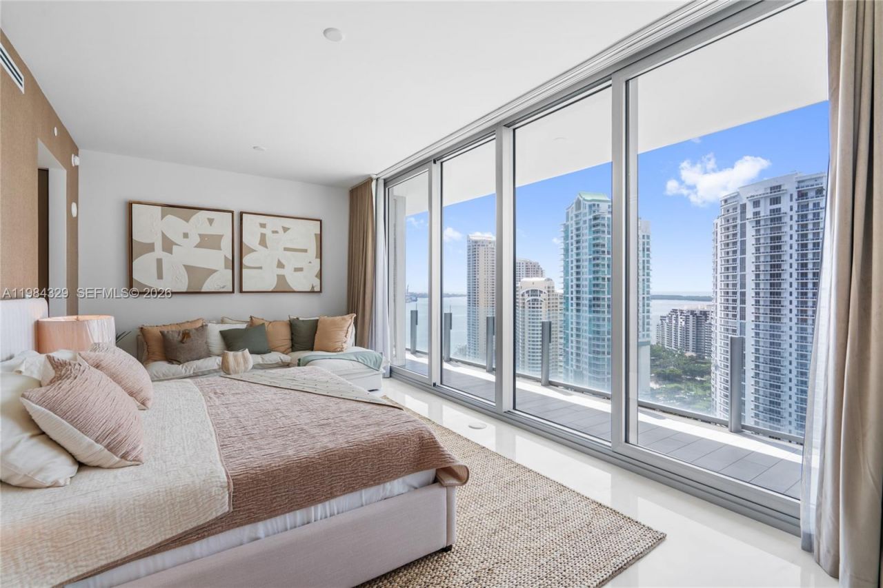 300 Biscayne Boulevard Way, Unit 2601E, Miami, FL 33131 Photo