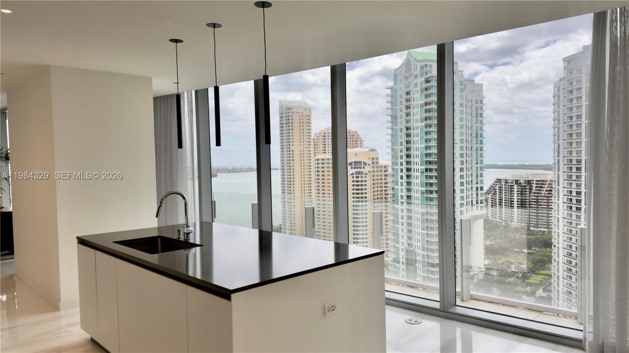 300 Biscayne Boulevard Way, Unit 2601E, Miami, FL 33131 Photo