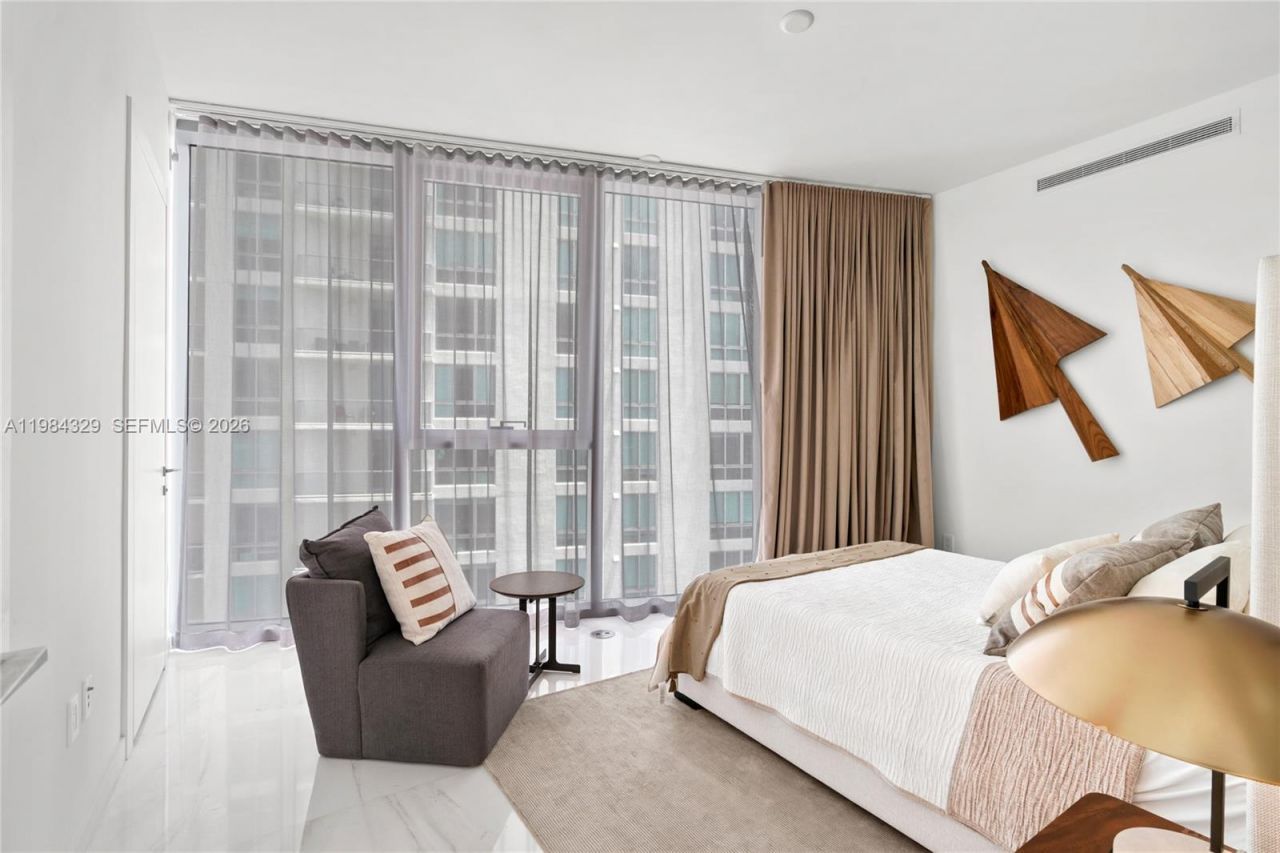 300 Biscayne Boulevard Way, Unit 2601E, Miami, FL 33131 Photo
