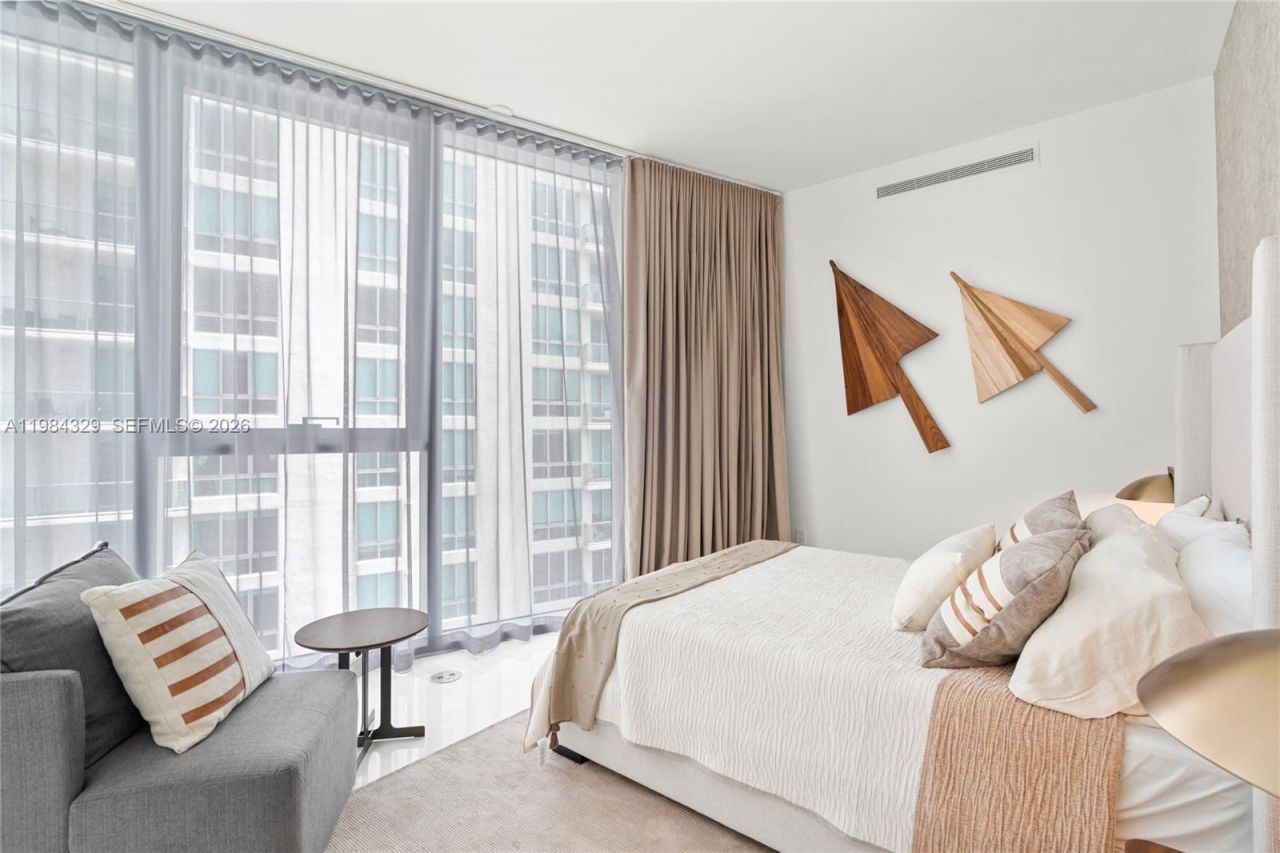 300 Biscayne Boulevard Way, Unit 2601E, Miami, FL 33131 Photo