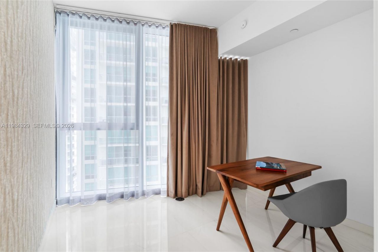 300 Biscayne Boulevard Way, Unit 2601E, Miami, FL 33131 Photo