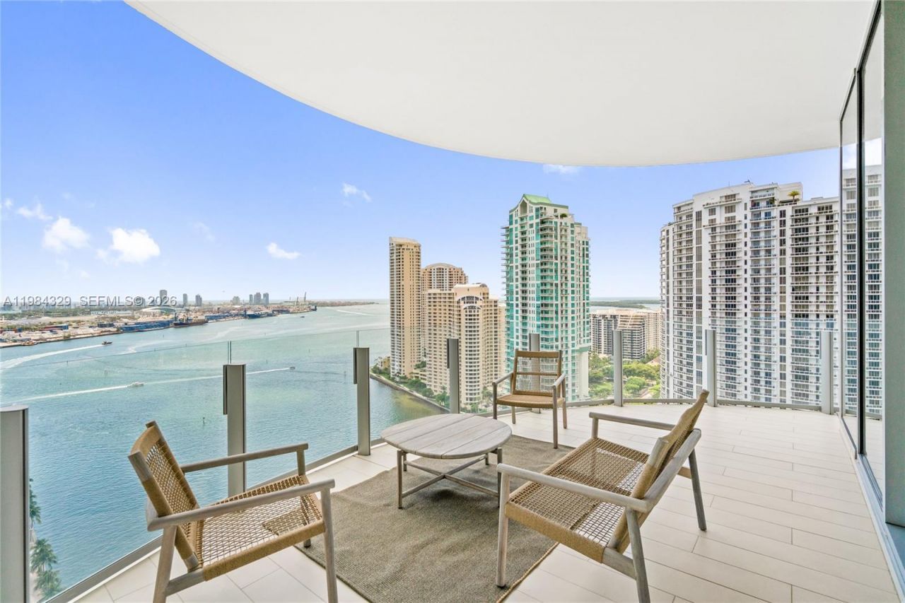 300 Biscayne Boulevard Way, Unit 2601E, Miami, FL 33131 Photo