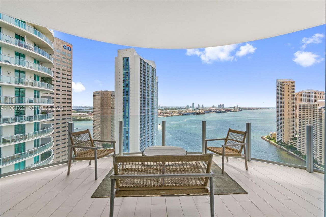 300 Biscayne Boulevard Way, Unit 2601E, Miami, FL 33131 Photo