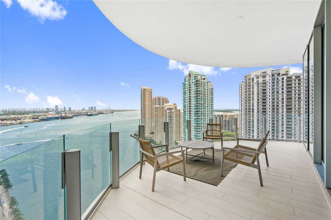 300 Biscayne Boulevard Way, Unit 2601E, Miami, FL 33131 Photo