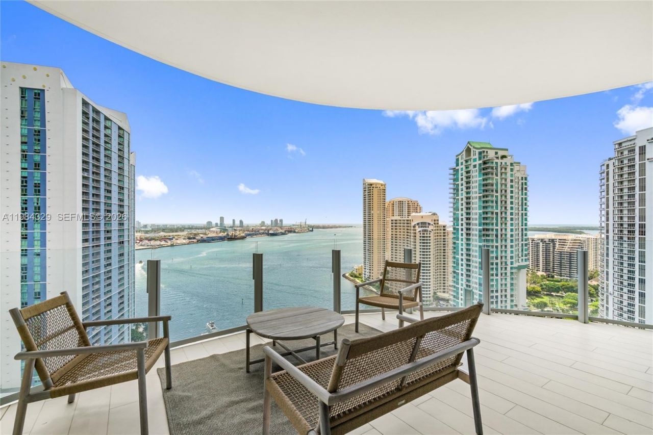 300 Biscayne Boulevard Way, Unit 2601E, Miami, FL 33131 Photo