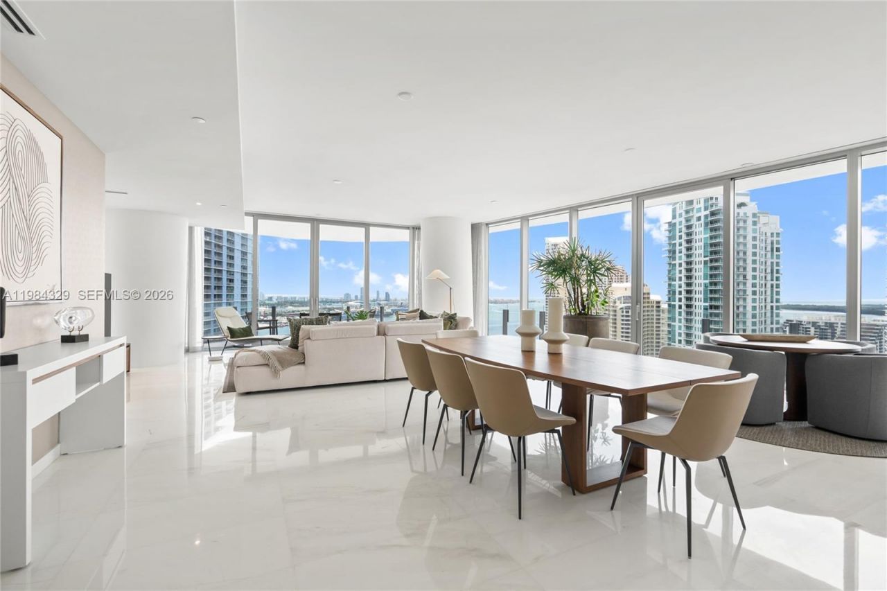 300 Biscayne Boulevard Way, Unit 2601E, Miami, FL 33131 Photo