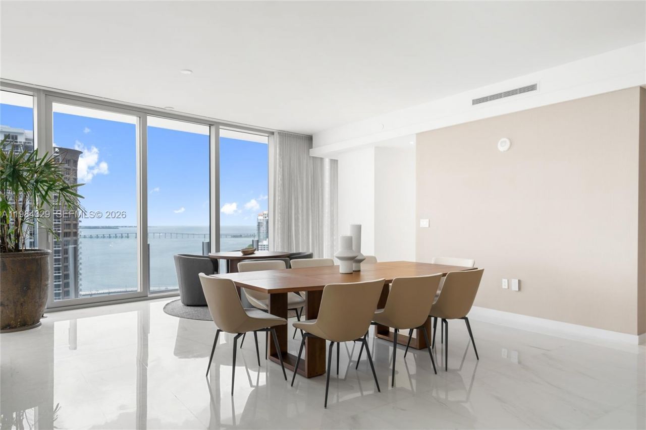 300 Biscayne Boulevard Way, Unit 2601E, Miami, FL 33131 Photo