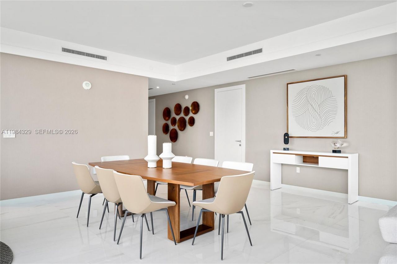 300 Biscayne Boulevard Way, Unit 2601E, Miami, FL 33131 Photo