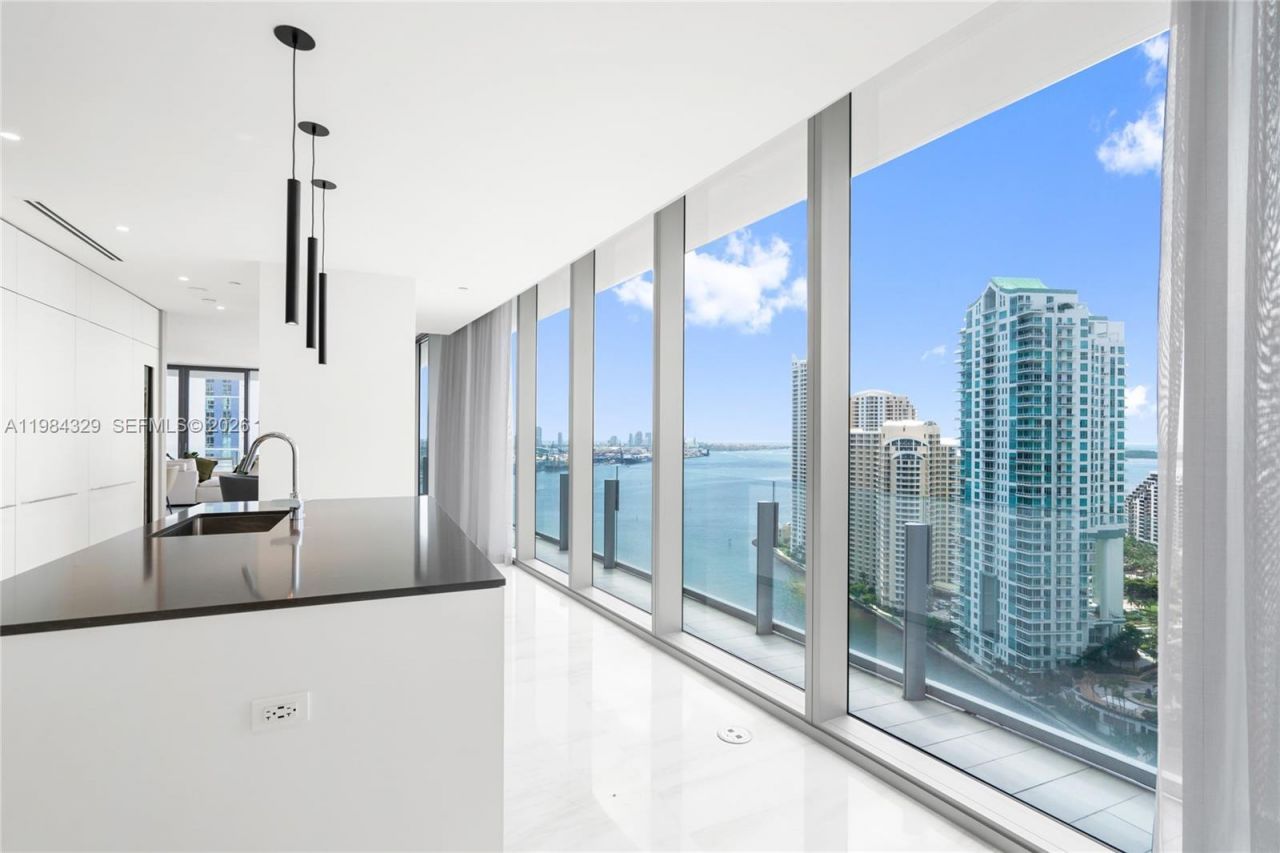 300 Biscayne Boulevard Way, Unit 2601E, Miami, FL 33131 Photo