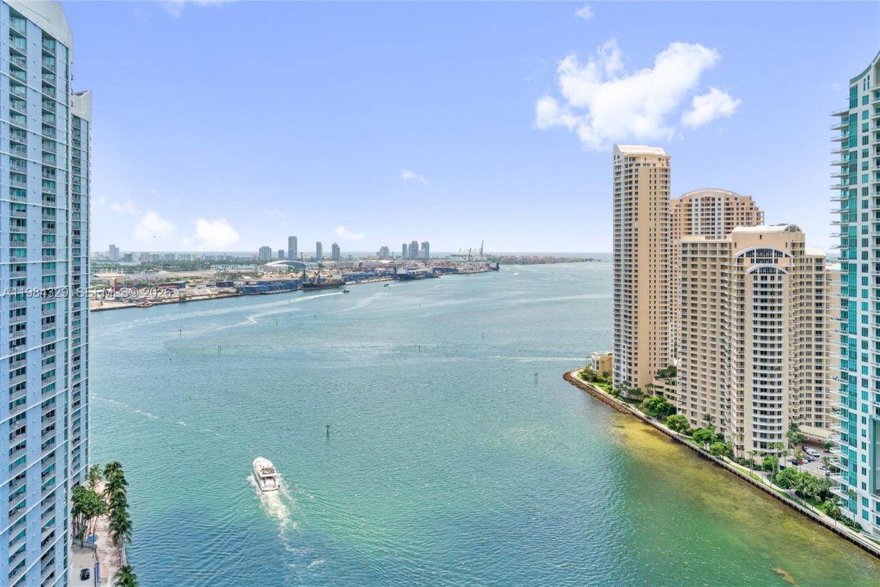 300 Biscayne Boulevard Way, Unit 2601E, Miami, FL 33131 Photo