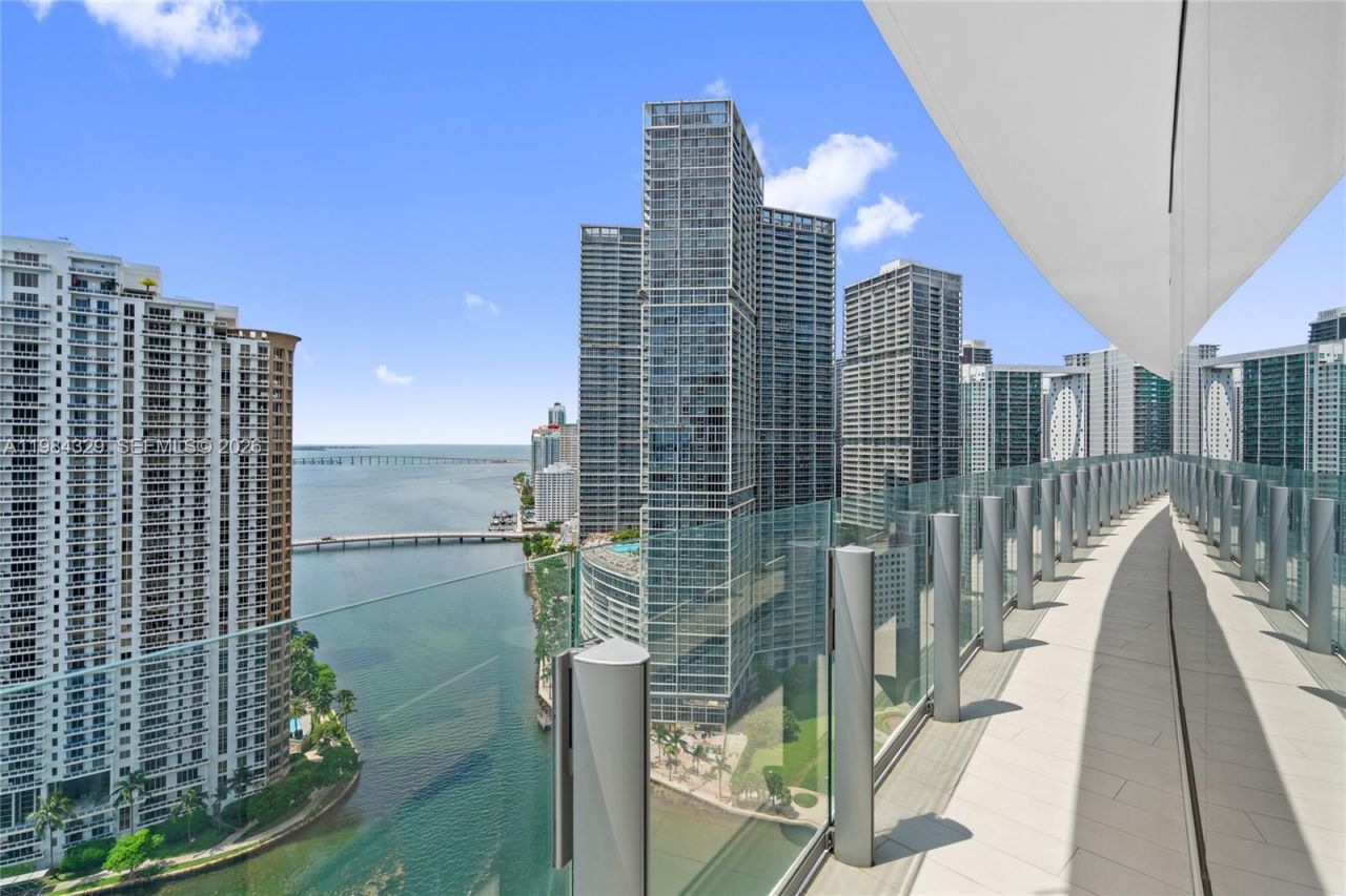 300 Biscayne Boulevard Way, Unit 2601E, Miami, FL 33131 Photo