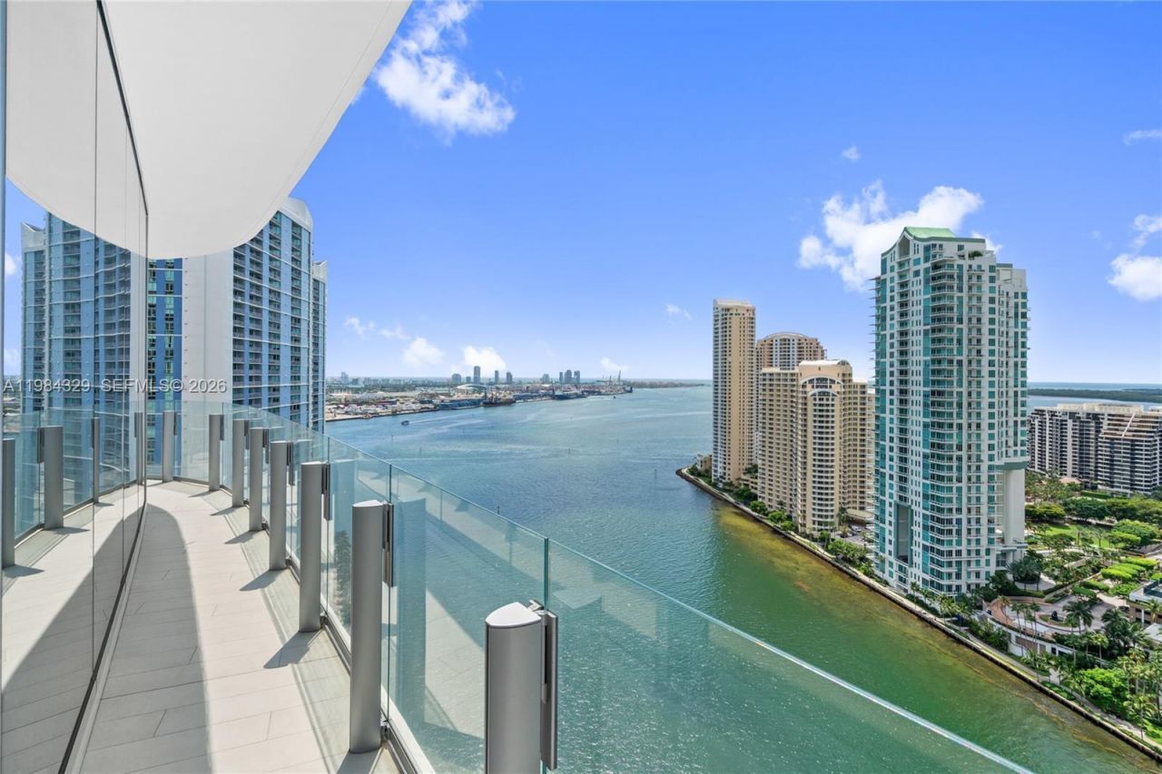300 Biscayne Boulevard Way, Unit 2601E, Miami, FL 33131 Photo