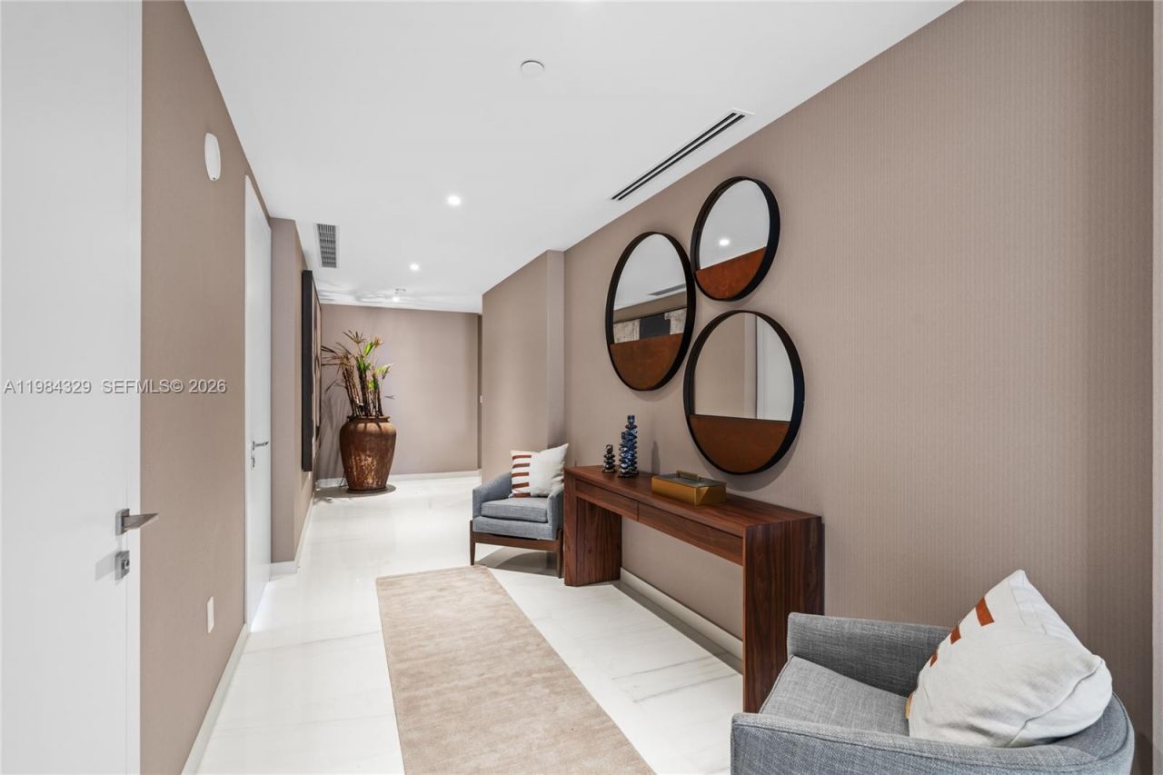 300 Biscayne Boulevard Way, Unit 2601E, Miami, FL 33131 Photo