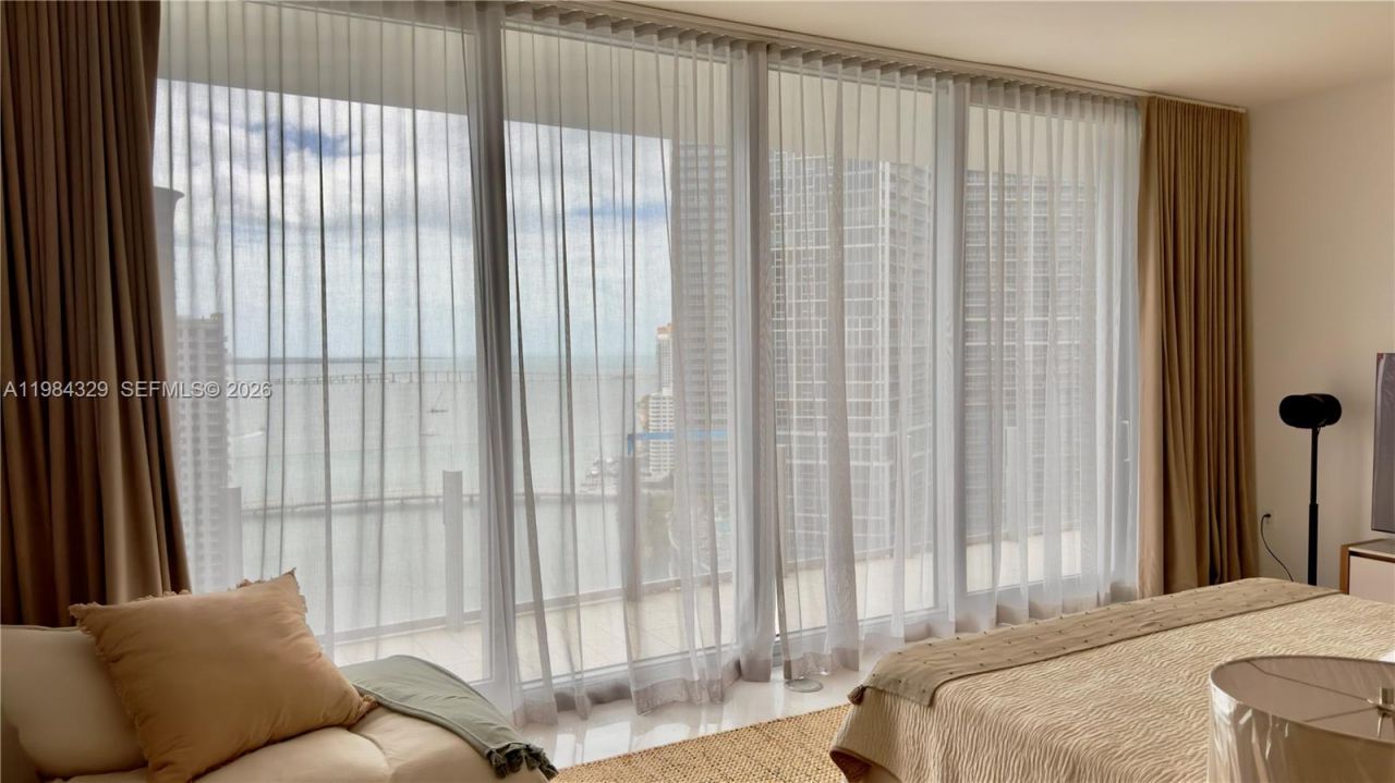 300 Biscayne Boulevard Way, Unit 2601E, Miami, FL 33131 Photo