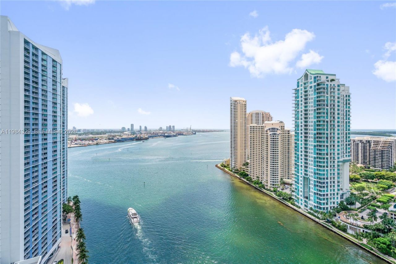 300 Biscayne Boulevard Way, Unit 2601E, Miami, FL 33131 Photo