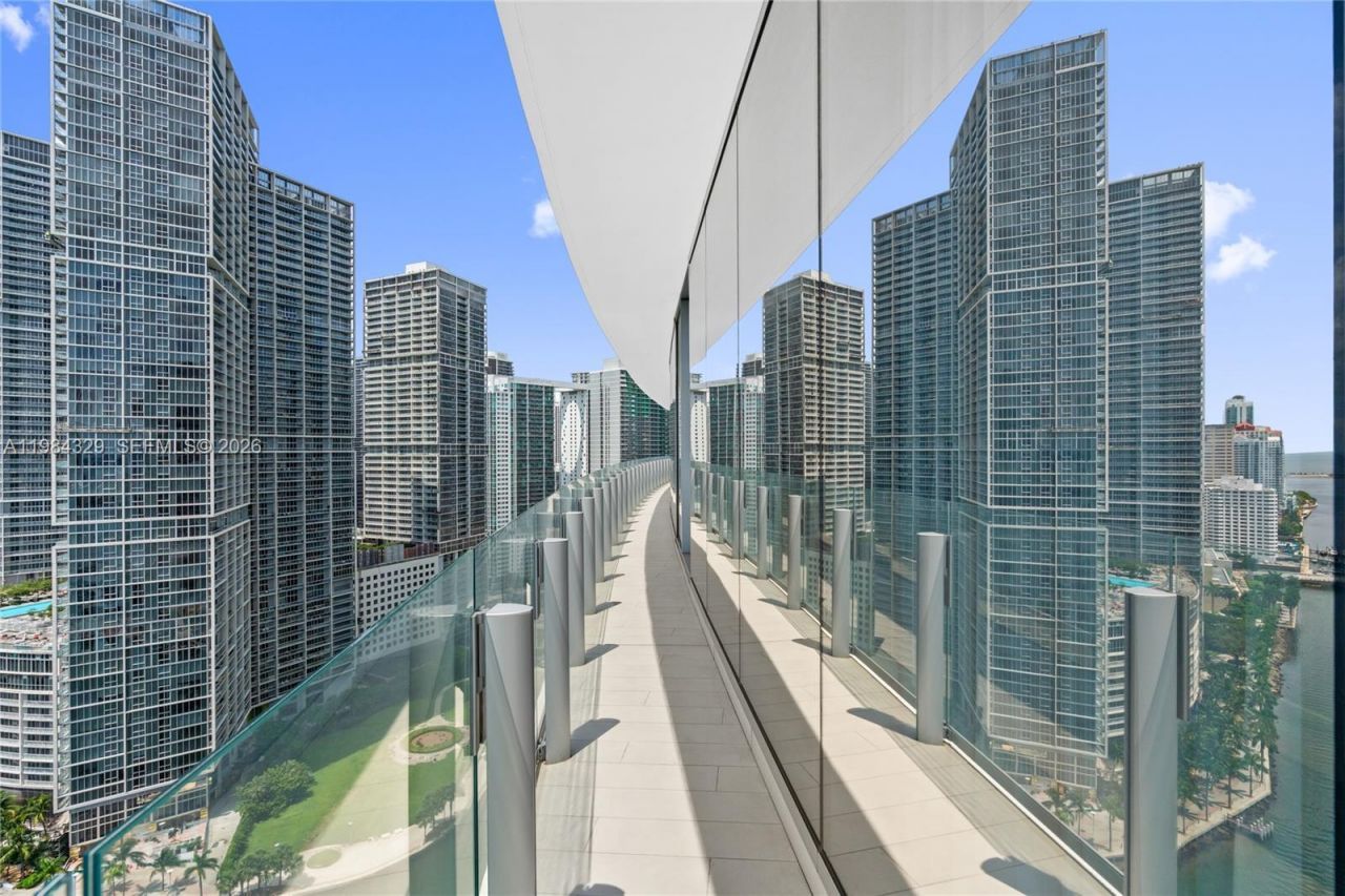 300 Biscayne Boulevard Way, Unit 2601E, Miami, FL 33131 Photo